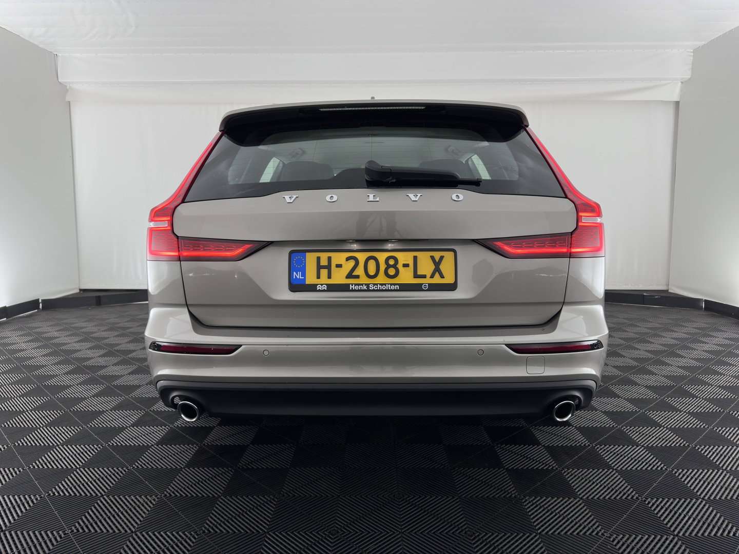 Volvo V60 2.0 D4 Momentum Pro (INCL.BTW) Aut. *LEATHER | FULL-LED | HEATED-COMFORTSEATS | DIGI-COCKPIT | CARPLAY | NAVI-FULLMAP | ECC | PDC | CRUISE | 17''ALU | TOWBAR*