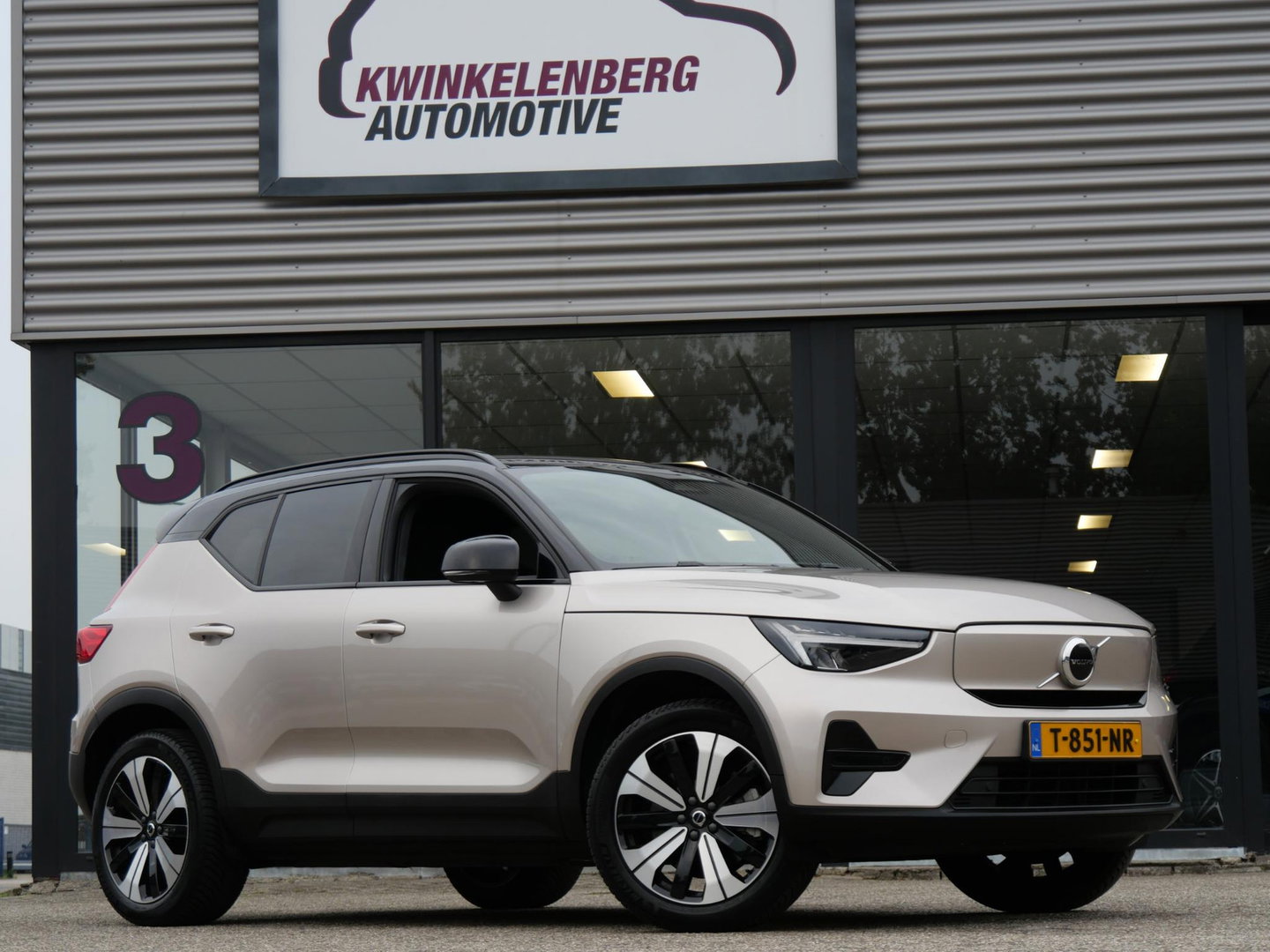 Volvo XC40 70kWh PLUS/ TREKHAAK/ ADAPTIVE CRUISE/ BLIS/ ELEKT. KLEP/ SOH 96%