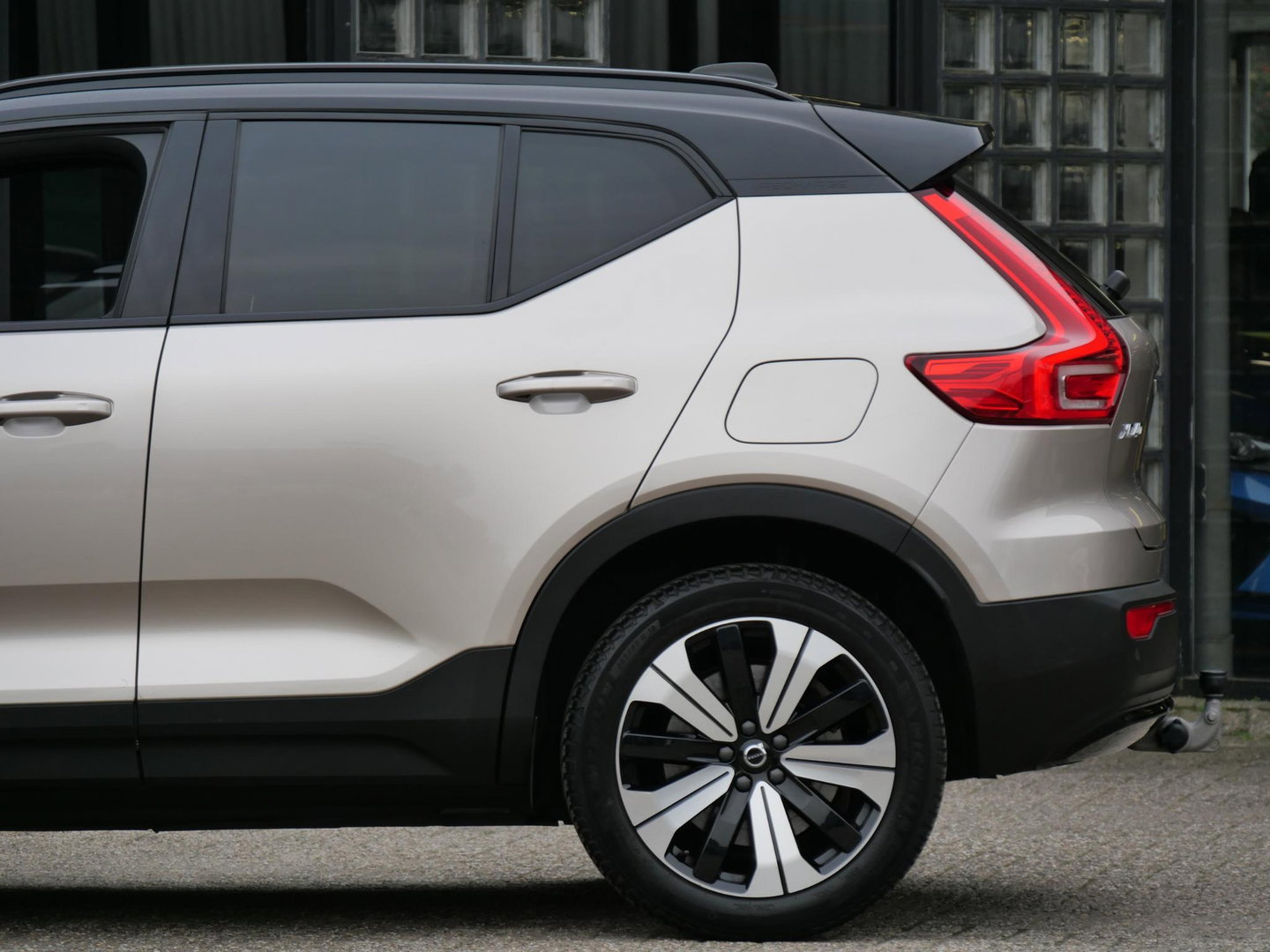 Volvo XC40 70kWh PLUS/ TREKHAAK/ ADAPTIVE CRUISE/ BLIS/ ELEKT. KLEP/ SOH 96%
