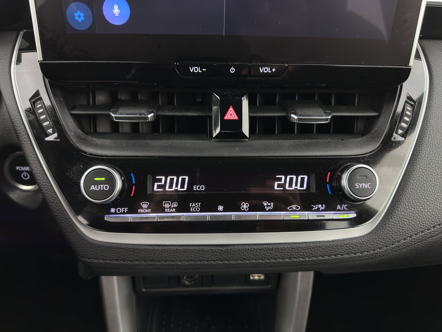 Toyota Corolla Cross 2.0 High Power Hybrid Active (Plug-in) (INCL.BTW) Aut. *FULL-LED | CAMERA | COMFORT-SEATS | DIGI-COCKPIT | ECC | PDC | 17''ALU*