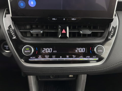 Toyota Corolla Cross 2.0 High Power Hybrid Active (Plug-in) (INCL.BTW) Aut. *FULL-LED | CAMERA | COMFORT-SEATS | DIGI-COCKPIT | ECC | PDC | 17''ALU*