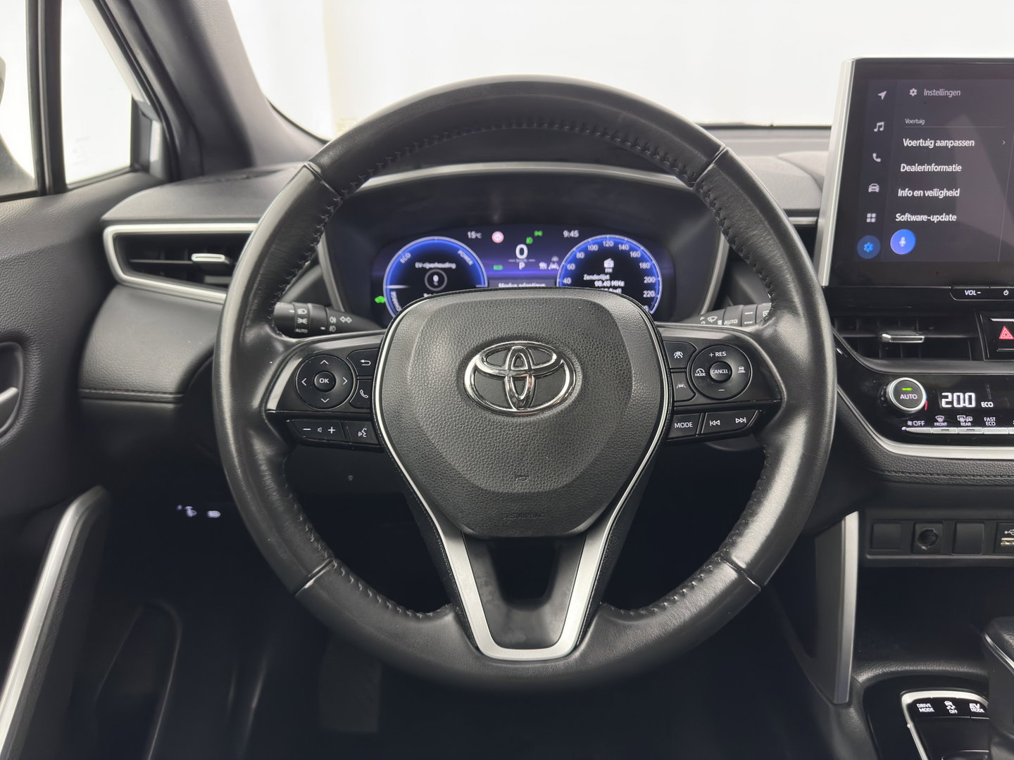 Toyota Corolla Cross 2.0 High Power Hybrid Active (Plug-in) (INCL.BTW) Aut. *FULL-LED | CAMERA | COMFORT-SEATS | DIGI-COCKPIT | ECC | PDC | 17''ALU*