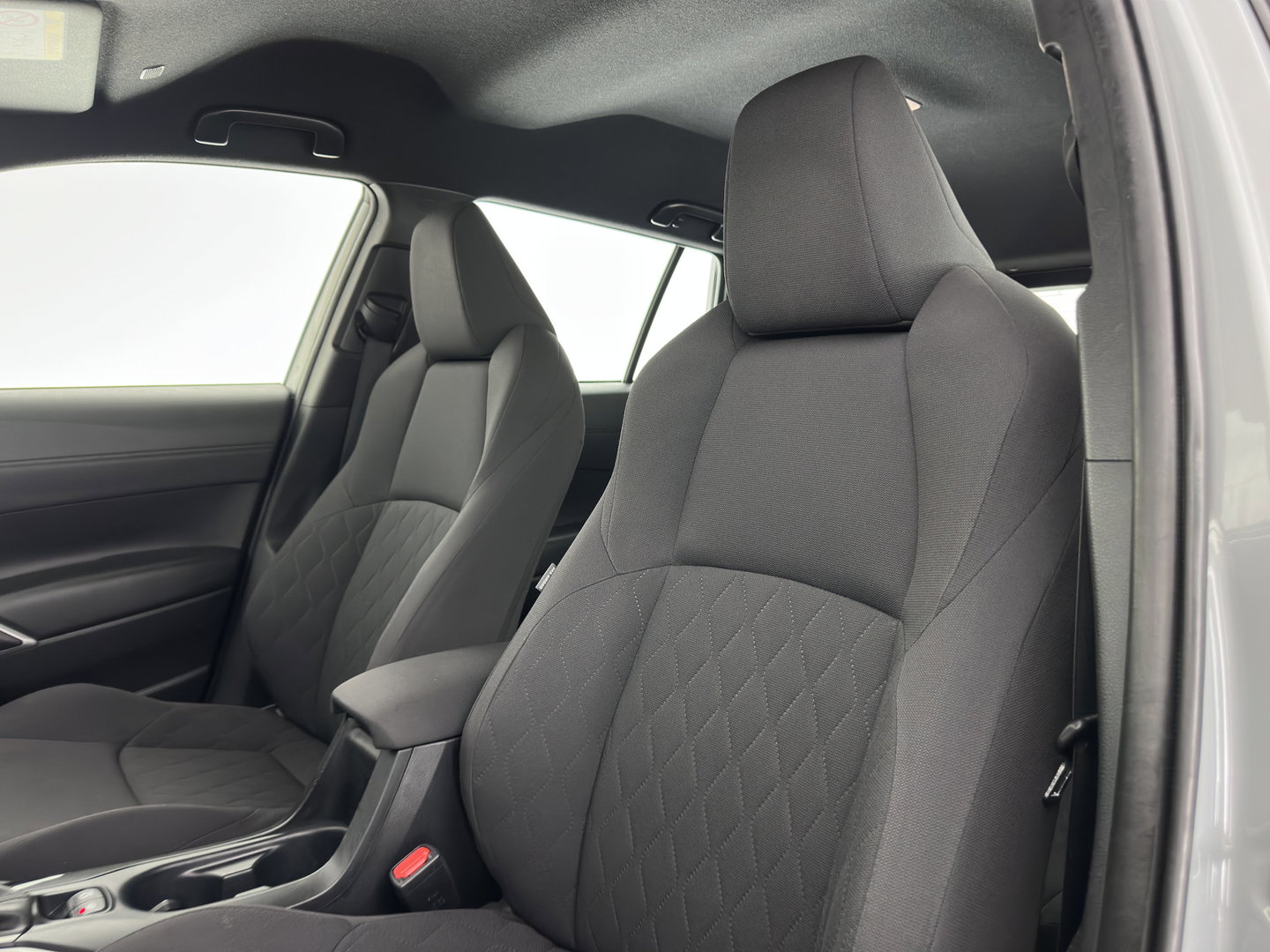 Toyota Corolla Cross 2.0 High Power Hybrid Active (Plug-in) (INCL.BTW) Aut. *FULL-LED | CAMERA | COMFORT-SEATS | DIGI-COCKPIT | ECC | PDC | 17''ALU*
