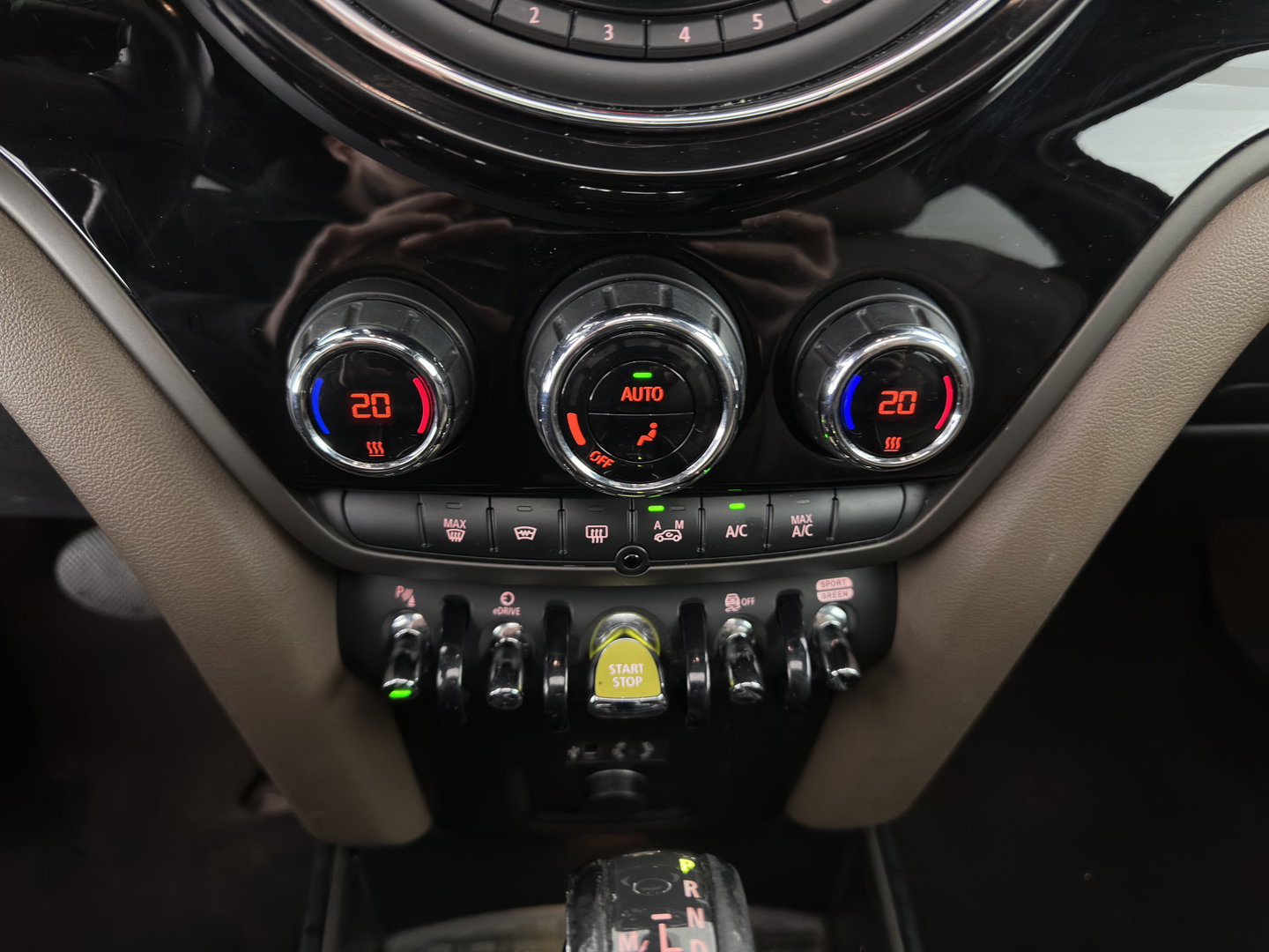 MINI Countryman 1.5 Cooper S E ALL4 Aut. *PANO | LEATHER | FULL-LED | HARMAN/KARDON | ADAPTIVE-CRUISE | CAMERA | SPORTSEATS | PRIVACY-GLASS | NAVI-FULLMAP | ECC | PDC | 19''ALU*