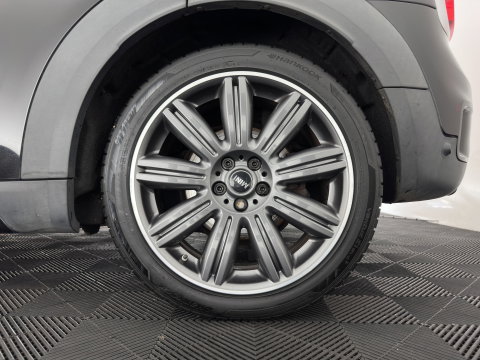 MINI Countryman 1.5 Cooper S E ALL4 Aut. *PANO | LEATHER | FULL-LED | HARMAN/KARDON | ADAPTIVE-CRUISE | CAMERA | SPORTSEATS | PRIVACY-GLASS | NAVI-FULLMAP | ECC | PDC | 19''ALU*