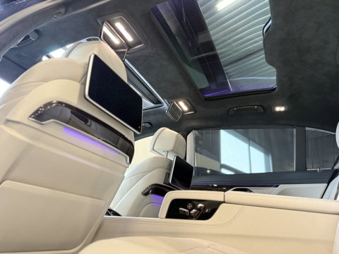 BMW 7 Serie 740e Lang 326PK xDrive VIP / Skylounge / Massage / Laser / 360°