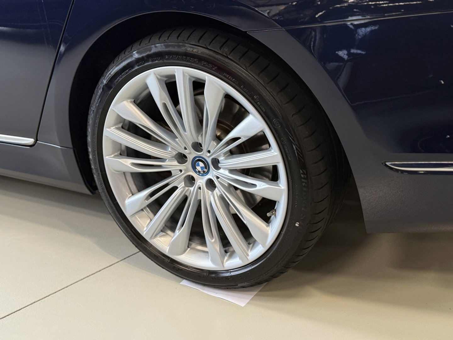 BMW 7 Serie 740e Lang 326PK xDrive VIP / Skylounge / Massage / Laser / 360°