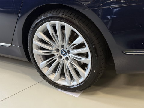 BMW 7 Serie 740e Lang 326PK xDrive VIP / Skylounge / Massage / Laser / 360°