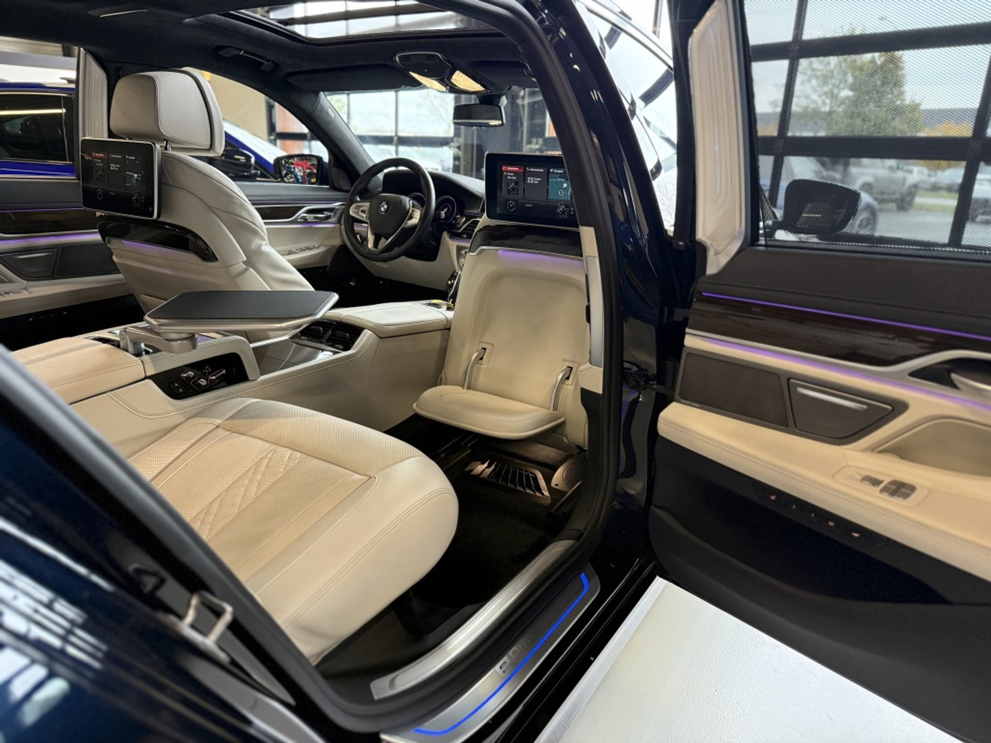 BMW 7 Serie 740e Lang 326PK xDrive VIP / Skylounge / Massage / Laser / 360°