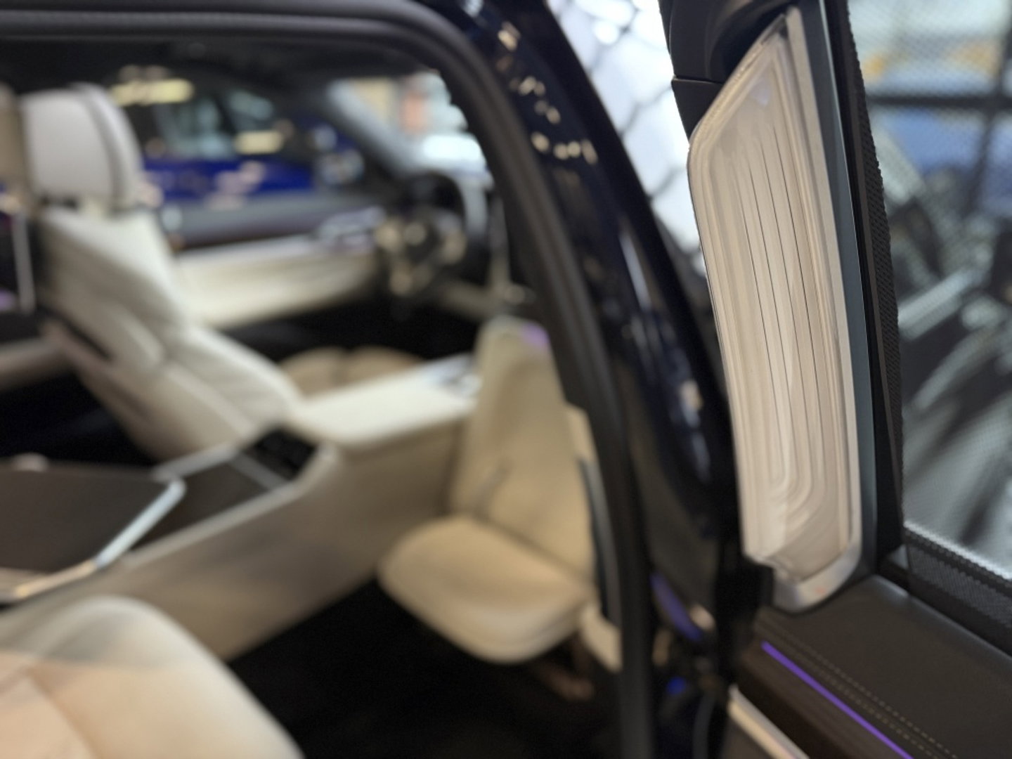 BMW 7 Serie 740e Lang 326PK xDrive VIP / Skylounge / Massage / Laser / 360°