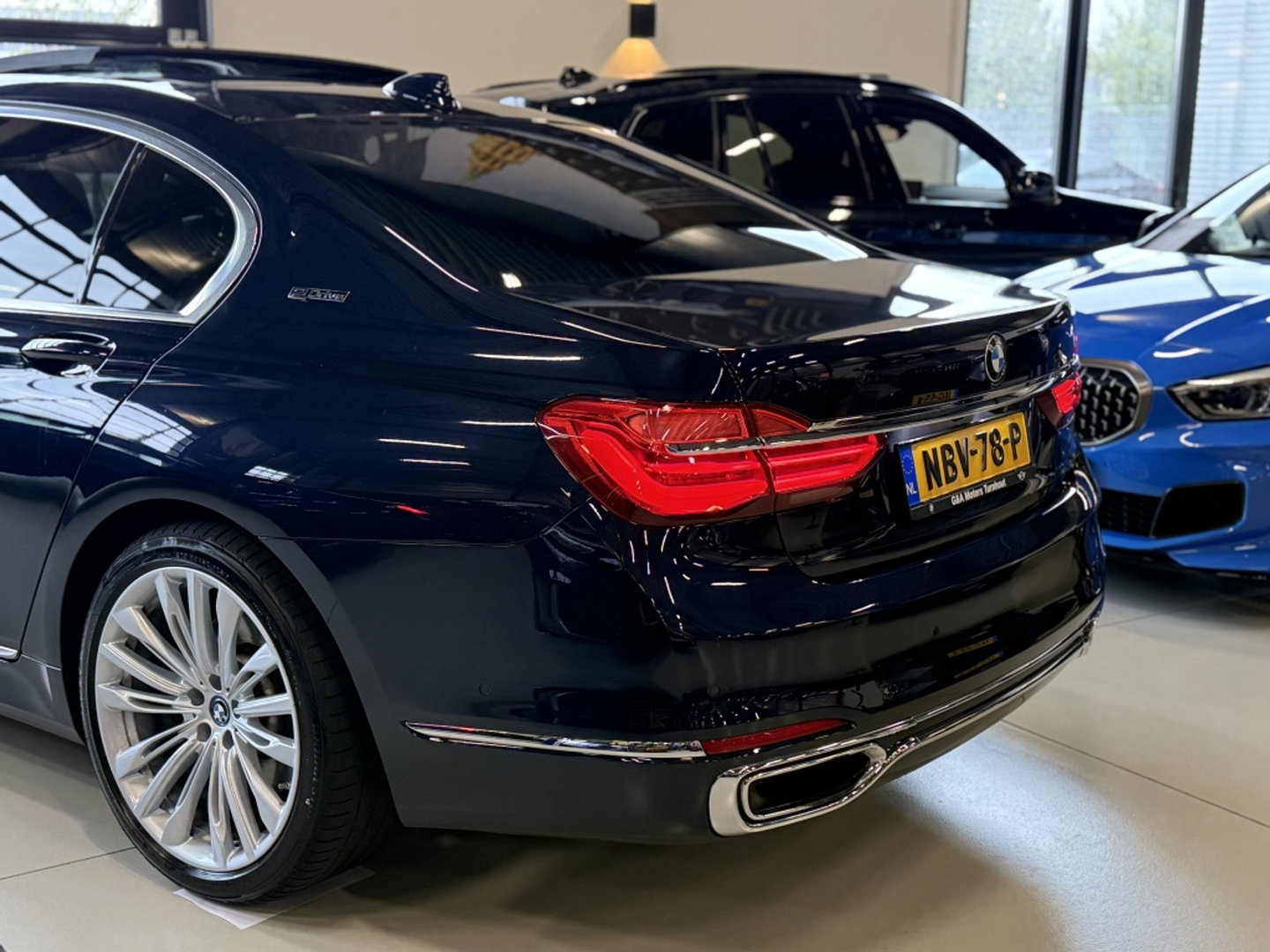 BMW 7 Serie 740e Lang 326PK xDrive VIP / Skylounge / Massage / Laser / 360°