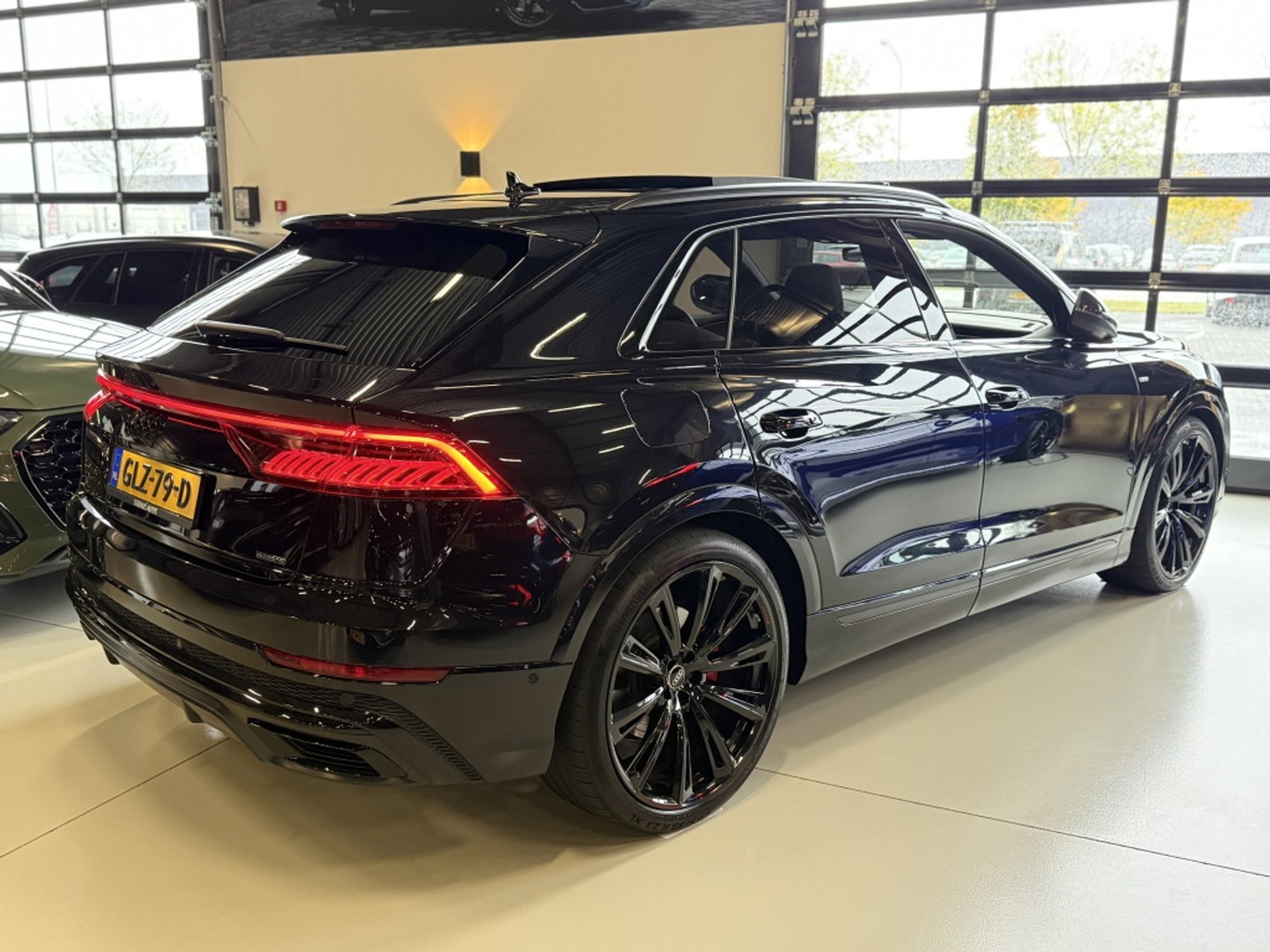 Audi Q8 55 TFSI e 381PK Quattro S line / Carbon / 23'' / B&O / 360°