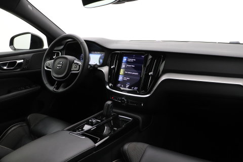 Volvo V60 T6 R-Design | Long Range | ACC | Stoelverwarming | Trekhaak | Camera | Keyless | Memory | 19 Inch