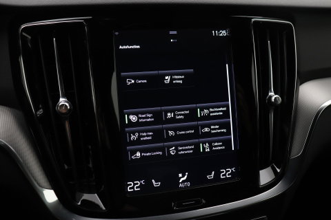 Volvo V60 T6 R-Design | Long Range | ACC | Stoelverwarming | Trekhaak | Camera | Keyless | Memory | 19 Inch