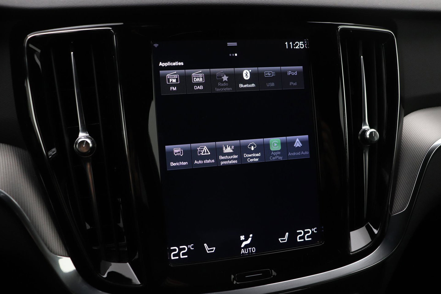 Volvo V60 T6 R-Design | Long Range | ACC | Stoelverwarming | Trekhaak | Camera | Keyless | Memory | 19 Inch