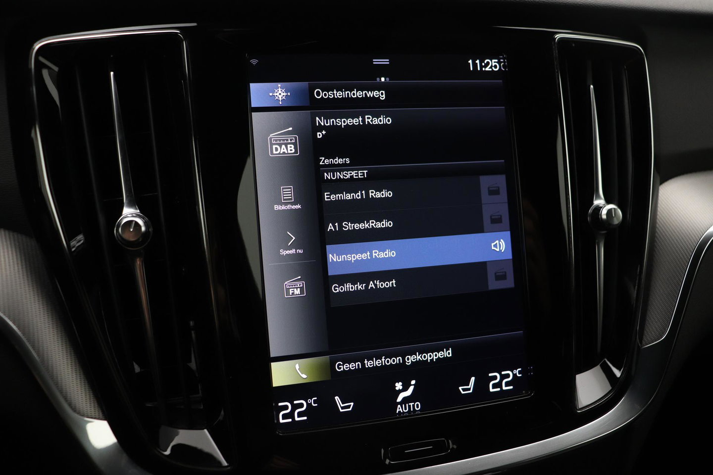 Volvo V60 T6 R-Design | Long Range | ACC | Stoelverwarming | Trekhaak | Camera | Keyless | Memory | 19 Inch
