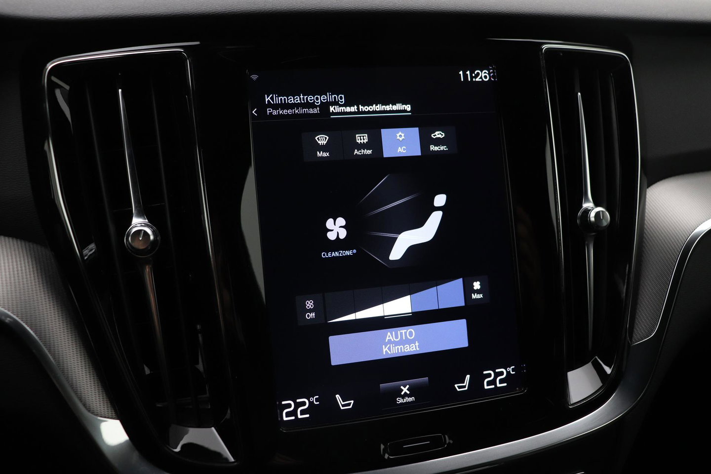 Volvo V60 T6 R-Design | Long Range | ACC | Stoelverwarming | Trekhaak | Camera | Keyless | Memory | 19 Inch
