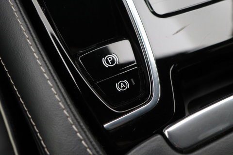 Volvo V60 T6 R-Design | Long Range | ACC | Stoelverwarming | Trekhaak | Camera | Keyless | Memory | 19 Inch