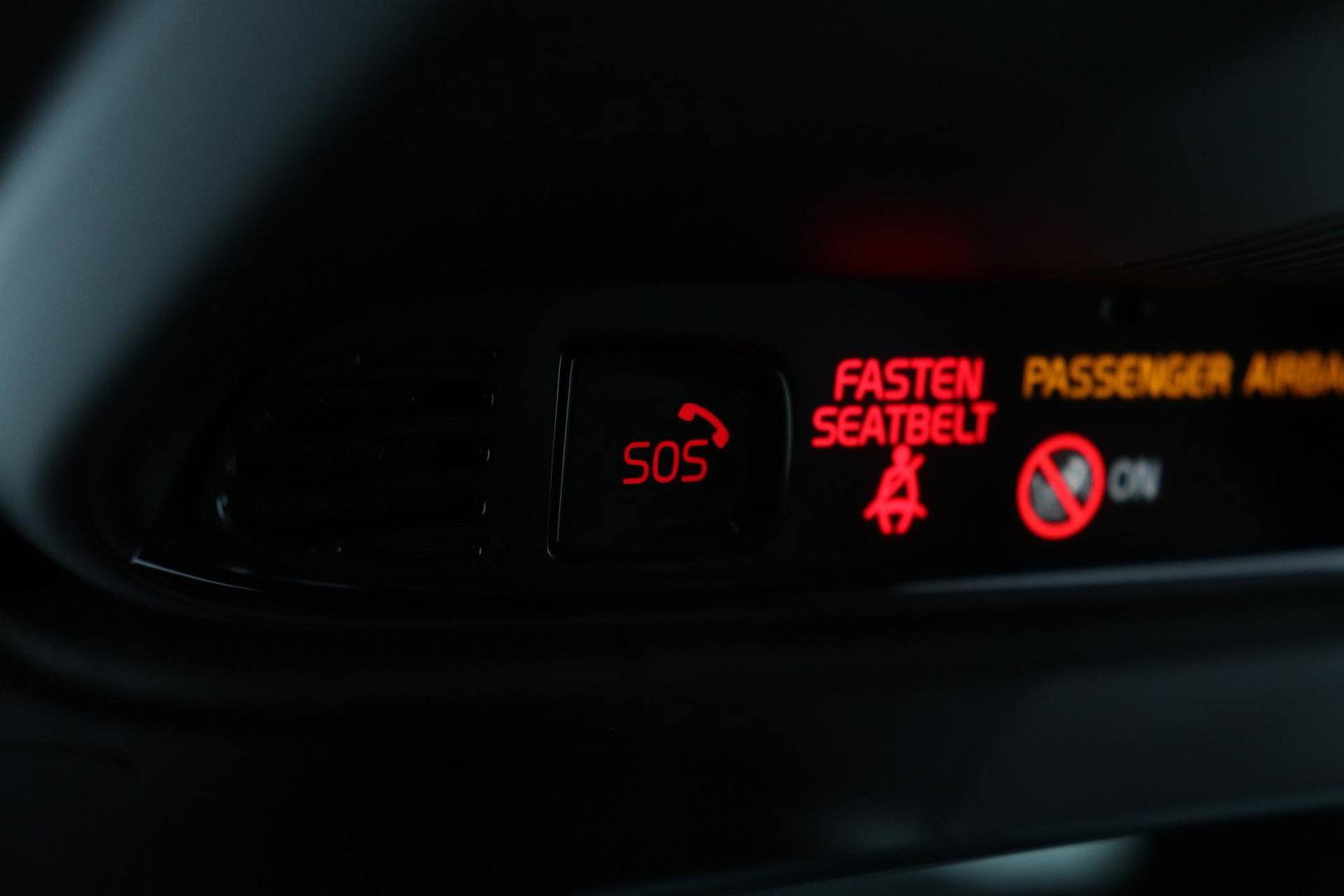 Volvo V60 T6 R-Design | Long Range | ACC | Stoelverwarming | Trekhaak | Camera | Keyless | Memory | 19 Inch