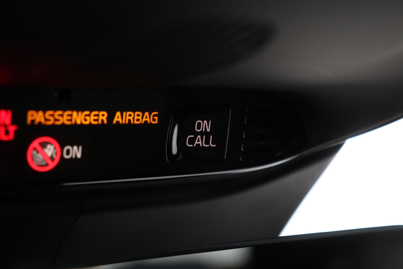 Volvo V60 T6 R-Design | Long Range | ACC | Stoelverwarming | Trekhaak | Camera | Keyless | Memory | 19 Inch