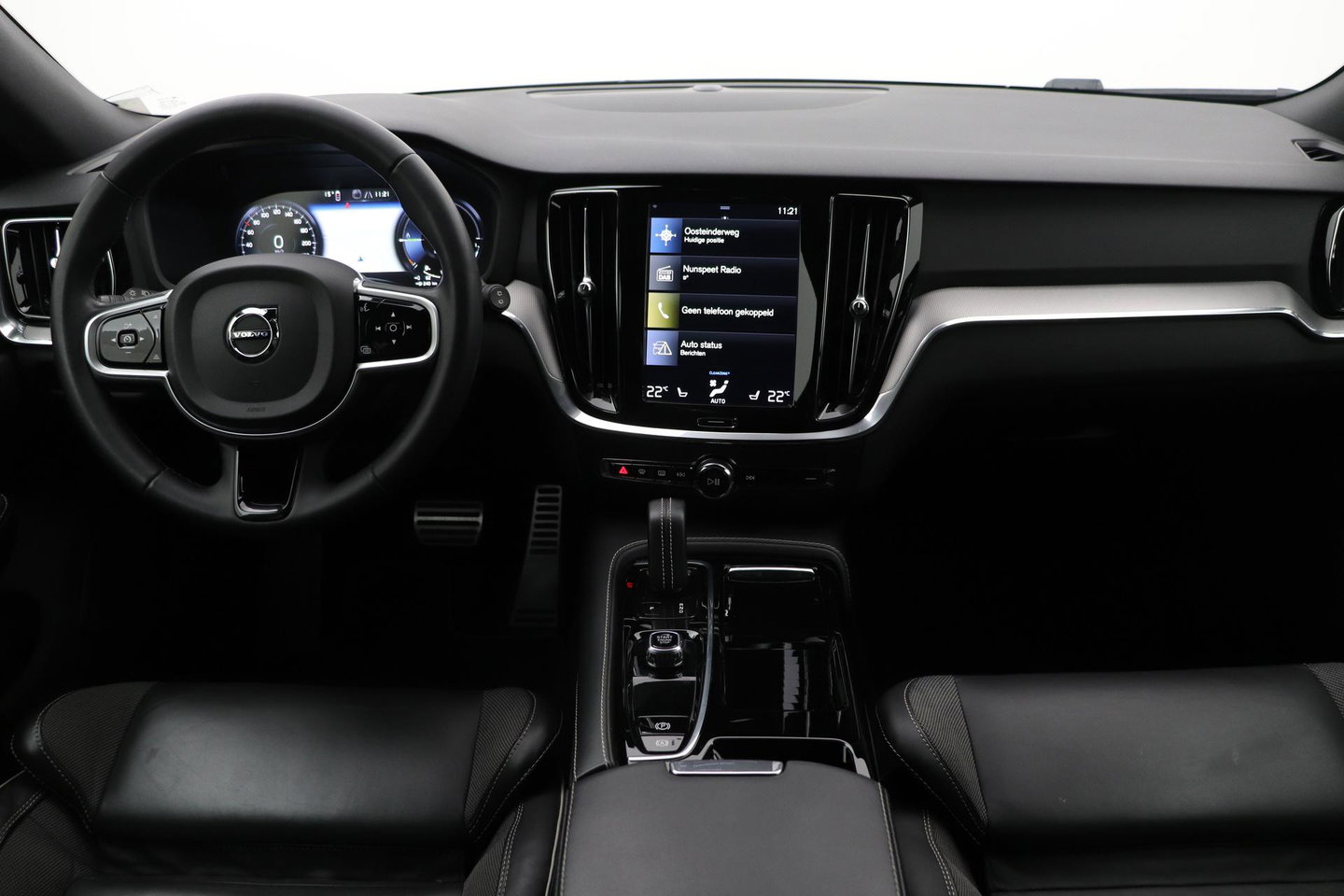 Volvo V60 T6 R-Design | Long Range | ACC | Stoelverwarming | Trekhaak | Camera | Keyless | Memory | 19 Inch