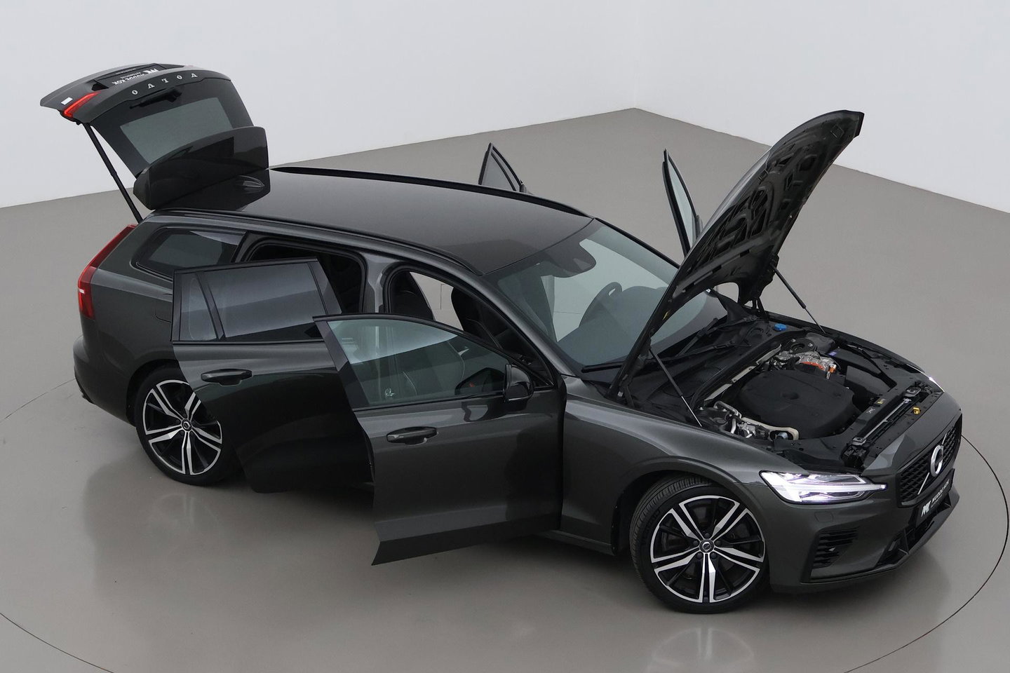 Volvo V60 T6 R-Design | Long Range | ACC | Stoelverwarming | Trekhaak | Camera | Keyless | Memory | 19 Inch