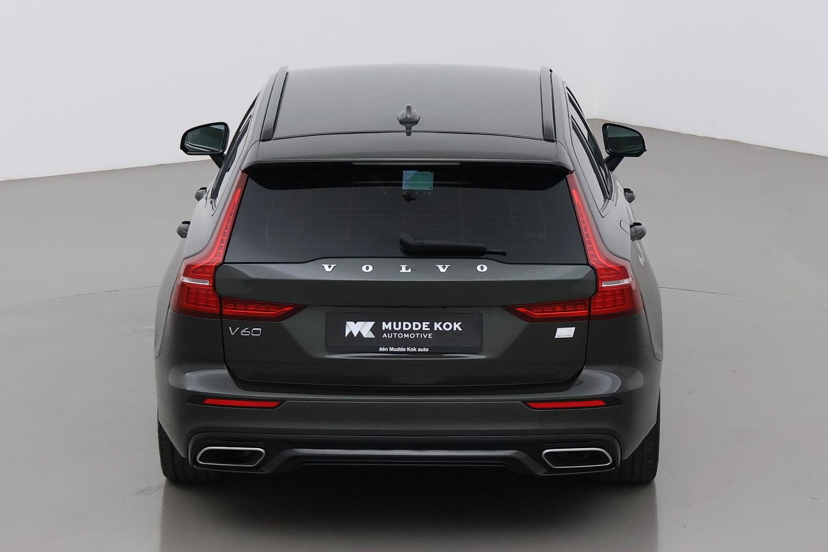 Volvo V60 T6 R-Design | Long Range | ACC | Stoelverwarming | Trekhaak | Camera | Keyless | Memory | 19 Inch