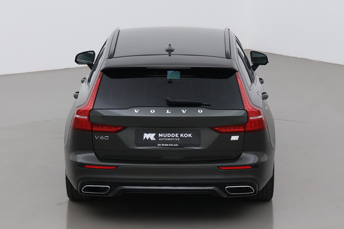 Volvo V60 T6 R-Design | Long Range | ACC | Stoelverwarming | Trekhaak | Camera | Keyless | Memory | 19 Inch