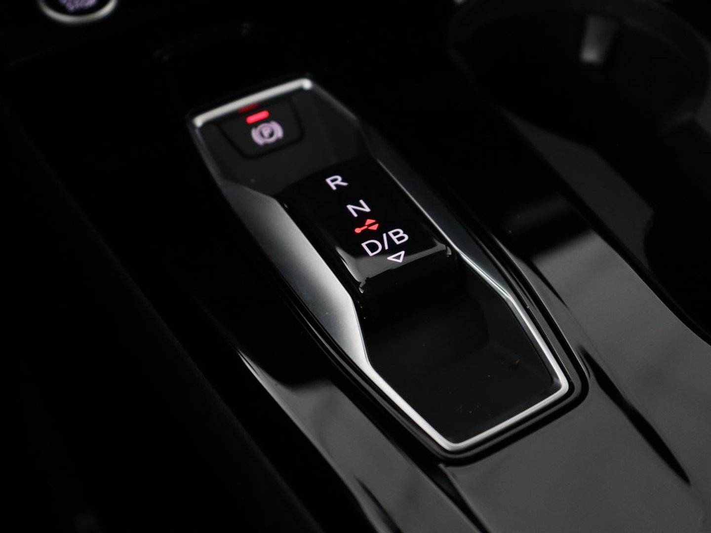 Audi Q6 e-tron edition performance 100 kWh | SOH 95.5% | Cruise control | Stoelverwarming | Carplay | Park assist | Climate control | Navigatie | Elektrische kofferbak | 19" velgen |