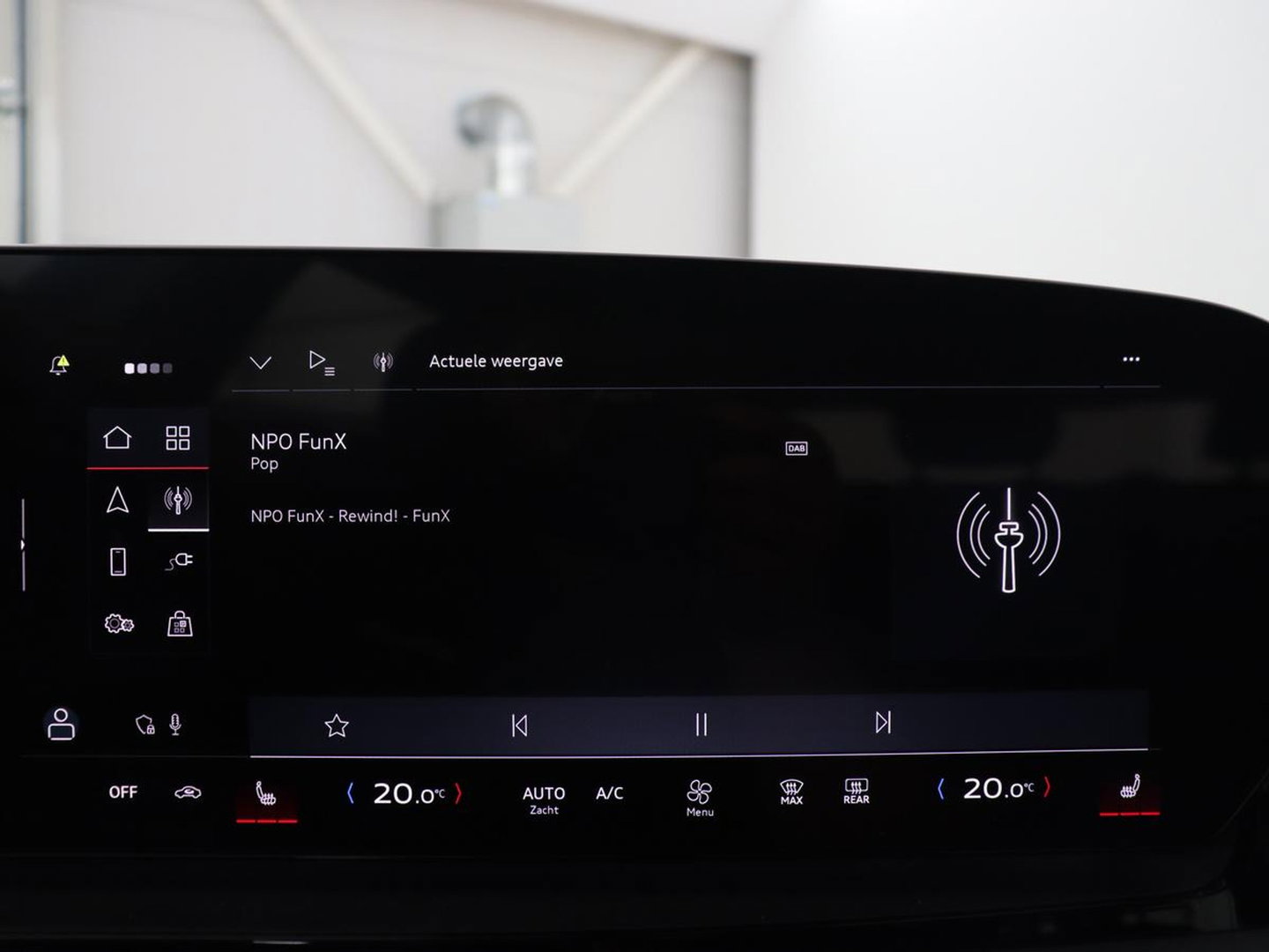 Audi Q6 e-tron edition performance 100 kWh | SOH 95.5% | Cruise control | Stoelverwarming | Carplay | Park assist | Climate control | Navigatie | Elektrische kofferbak | 19" velgen |