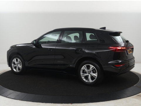 Audi Q6 e-tron edition performance 100 kWh | SOH 95.5% | Cruise control | Stoelverwarming | Carplay | Park assist | Climate control | Navigatie | Elektrische kofferbak | 19" velgen |