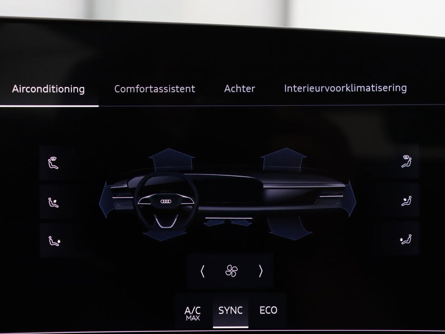 Audi Q6 e-tron edition performance 100 kWh | SOH 95.5% | Cruise control | Stoelverwarming | Carplay | Park assist | Climate control | Navigatie | Elektrische kofferbak | 19" velgen |