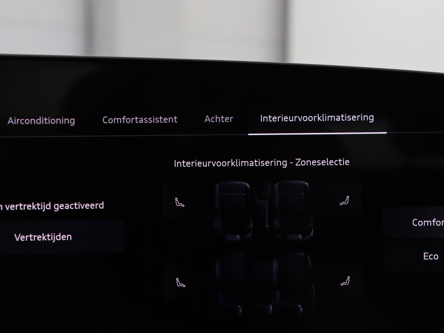 Audi Q6 e-tron edition performance 100 kWh | SOH 95.5% | Cruise control | Stoelverwarming | Carplay | Park assist | Climate control | Navigatie | Elektrische kofferbak | 19" velgen |