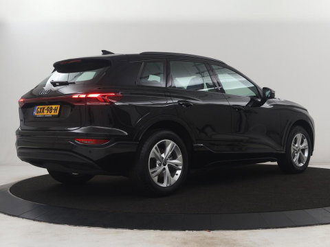 Audi Q6 e-tron edition performance 100 kWh | SOH 95.5% | Cruise control | Stoelverwarming | Carplay | Park assist | Climate control | Navigatie | Elektrische kofferbak | 19" velgen |