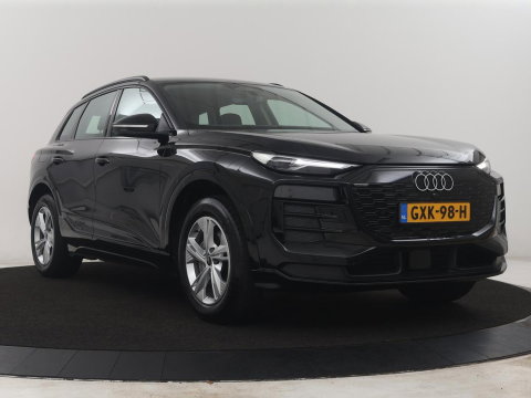 Audi Q6 e-tron edition performance 100 kWh | SOH 95.5% | Cruise control | Stoelverwarming | Carplay | Park assist | Climate control | Navigatie | Elektrische kofferbak | 19" velgen |