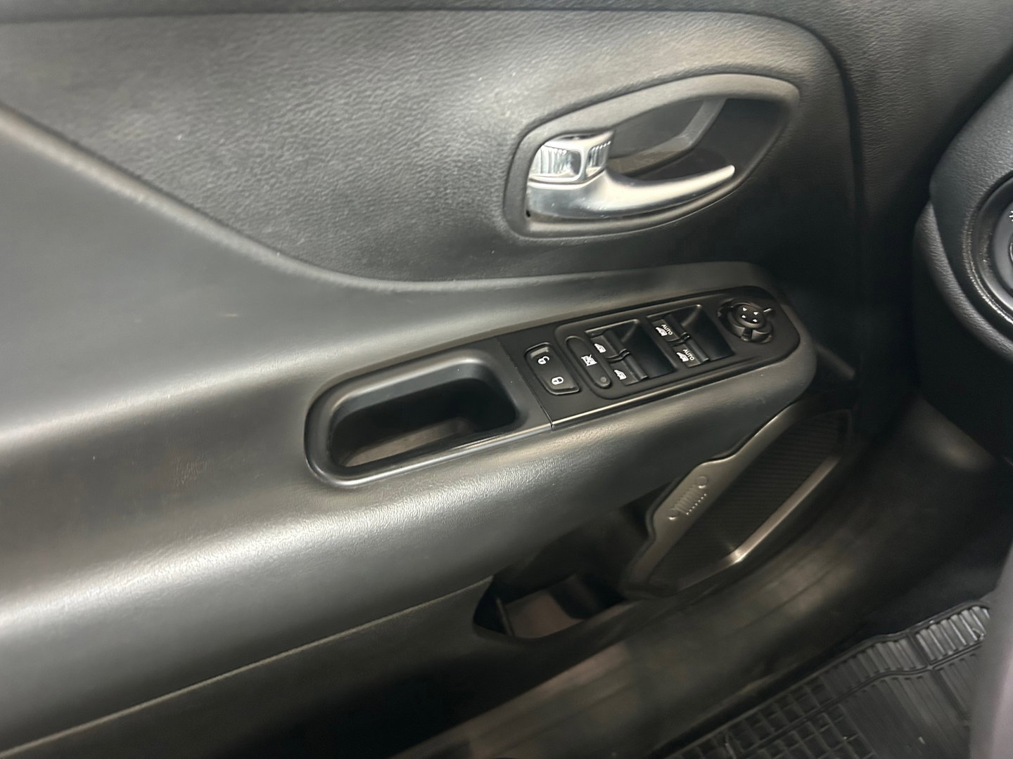 Jeep Renegade 1.3T DDCT Limited | AUTOMAAT | CARPLAY | STOELVERWARMING | ADAPTIVE CRUISE | CLIMATE CONTROL | PARK ASSIST