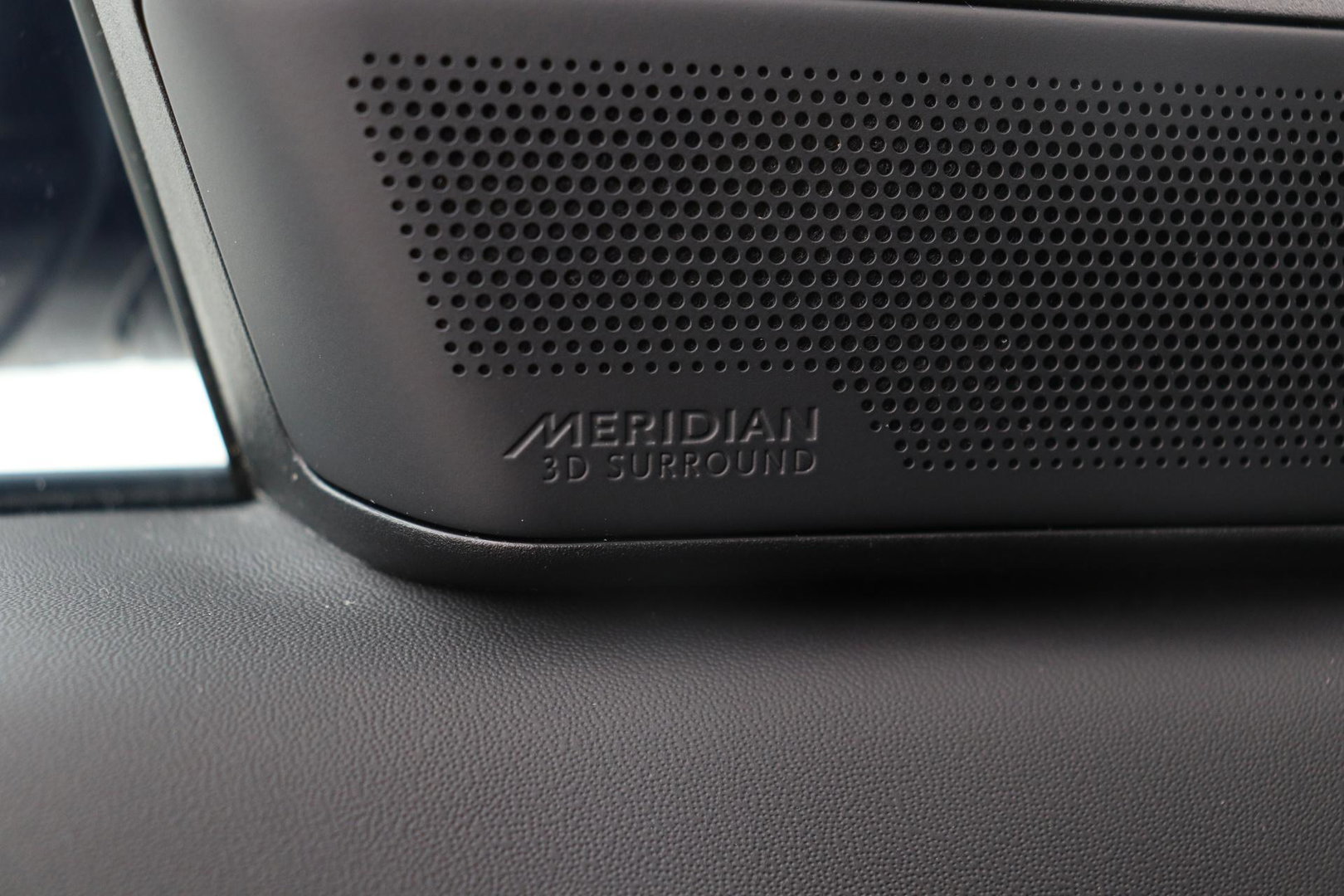 Land Rover Range Rover Sport 3.0 P510e First Edition | 23 Inch | Rear Seat Entertainment | Trekhaak | Panoramadak | 360° Camera | Meridian 3D | Massage