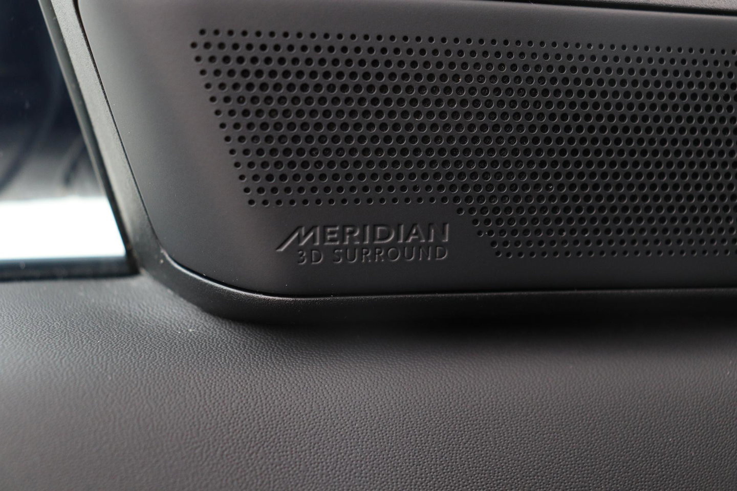 Land Rover Range Rover Sport 3.0 P510e First Edition | 23 Inch | Rear Seat Entertainment | Trekhaak | Panoramadak | 360° Camera | Meridian 3D | Massage