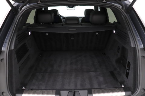 Land Rover Range Rover Sport 3.0 P510e First Edition | 23 Inch | Rear Seat Entertainment | Trekhaak | Panoramadak | 360° Camera | Meridian 3D | Massage