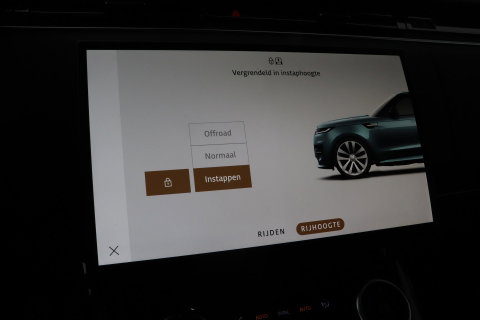Land Rover Range Rover Sport 3.0 P510e First Edition | 23 Inch | Rear Seat Entertainment | Trekhaak | Panoramadak | 360° Camera | Meridian 3D | Massage