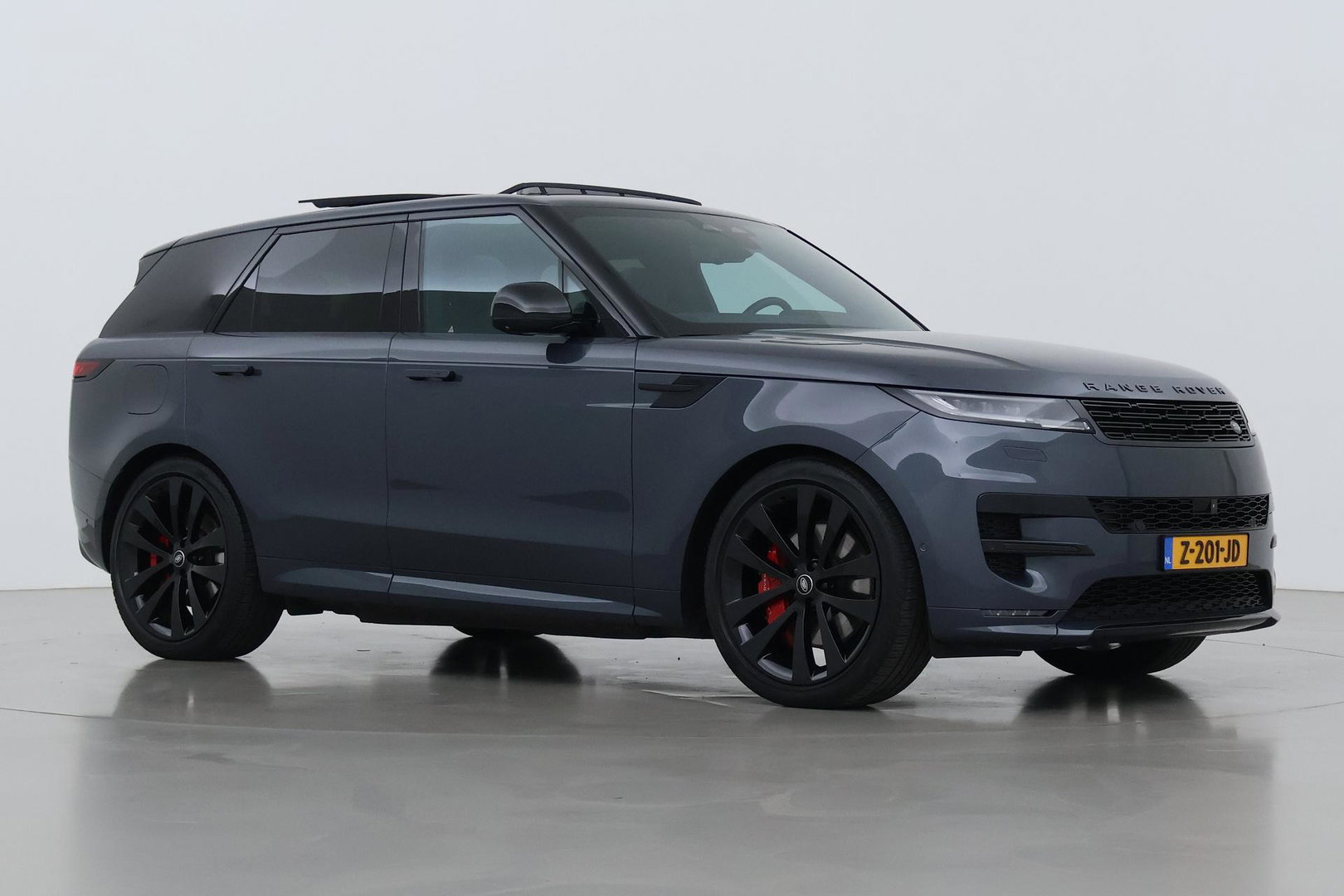Land Rover Range Rover Sport 3.0 P510e First Edition | 23 Inch | Rear Seat Entertainment | Trekhaak | Panoramadak | 360° Camera | Meridian 3D | Massage
