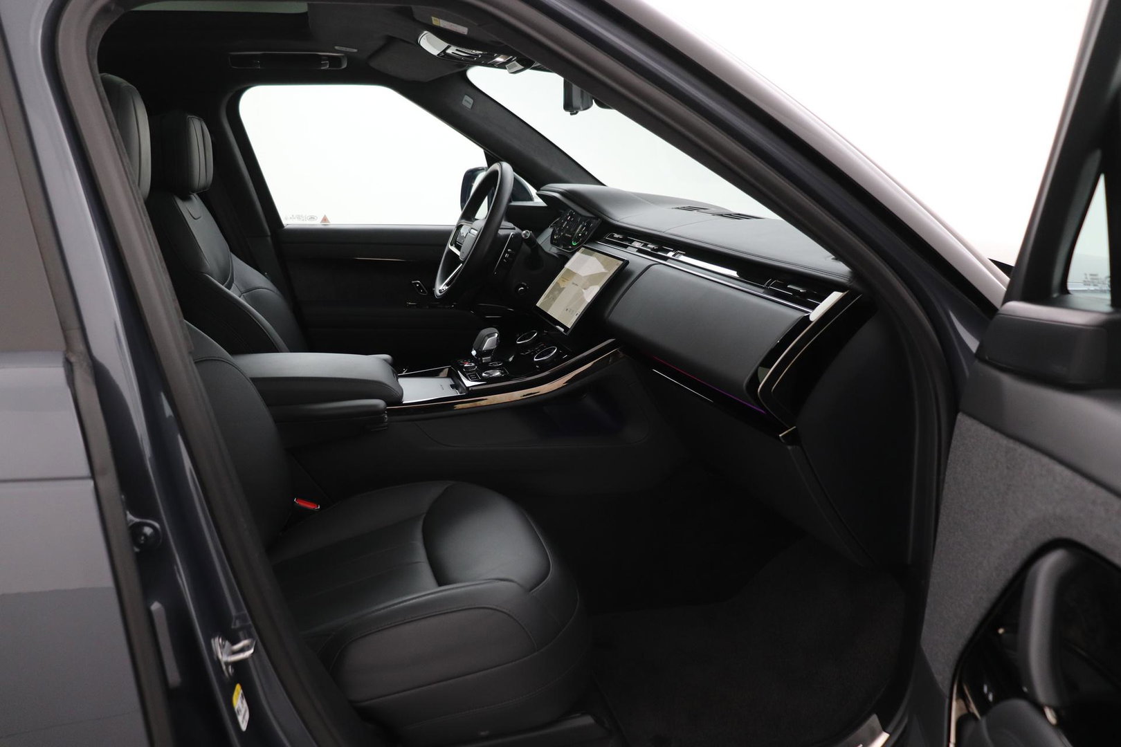 Land Rover Range Rover Sport 3.0 P510e First Edition | 23 Inch | Rear Seat Entertainment | Trekhaak | Panoramadak | 360° Camera | Meridian 3D | Massage