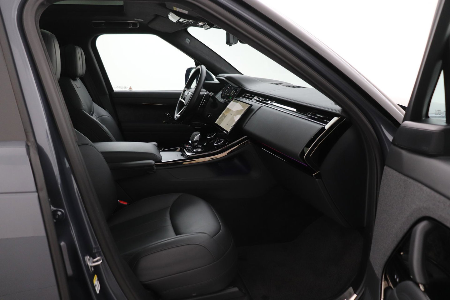 Land Rover Range Rover Sport 3.0 P510e First Edition | 23 Inch | Rear Seat Entertainment | Trekhaak | Panoramadak | 360° Camera | Meridian 3D | Massage