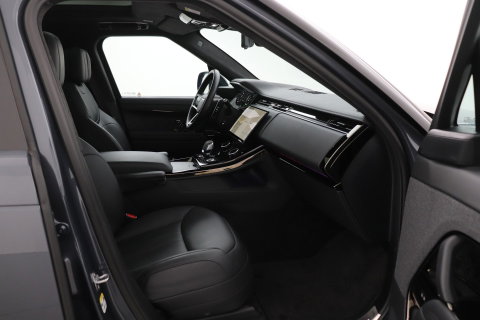 Land Rover Range Rover Sport 3.0 P510e First Edition | 23 Inch | Rear Seat Entertainment | Trekhaak | Panoramadak | 360° Camera | Meridian 3D | Massage