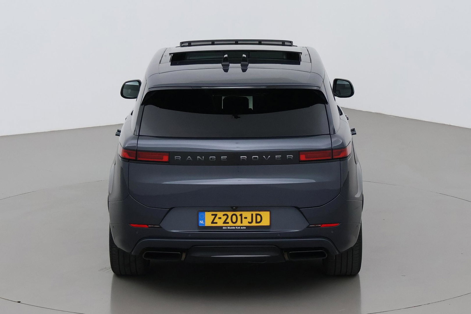 Land Rover Range Rover Sport 3.0 P510e First Edition | 23 Inch | Rear Seat Entertainment | Trekhaak | Panoramadak | 360° Camera | Meridian 3D | Massage