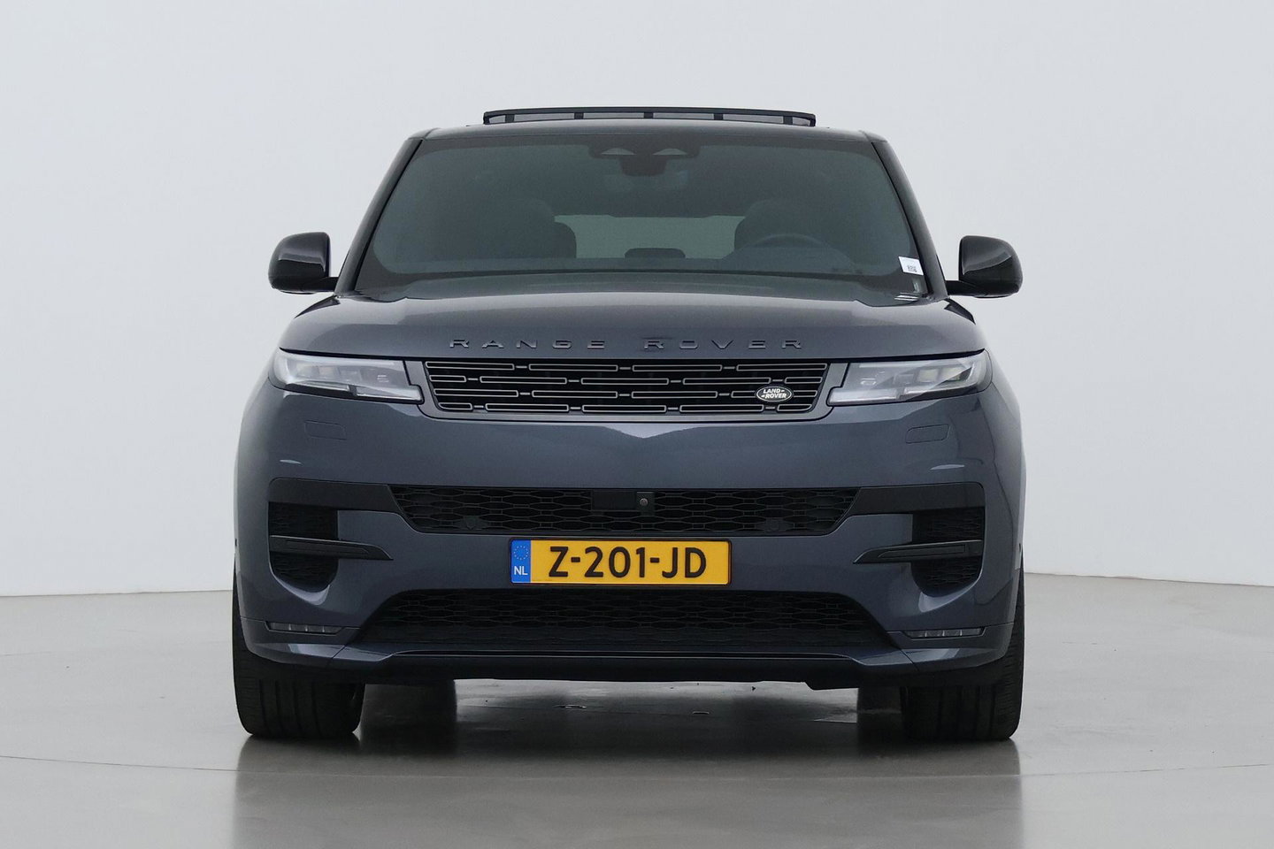 Land Rover Range Rover Sport 3.0 P510e First Edition | 23 Inch | Rear Seat Entertainment | Trekhaak | Panoramadak | 360° Camera | Meridian 3D | Massage