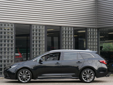 Toyota Corolla TS 2.0 HYBRID GR-SPORT PLUS/ PANORAMADAK/ JBL/ HEAD-UP/ BLINDSPOT/ TREKHAAK
