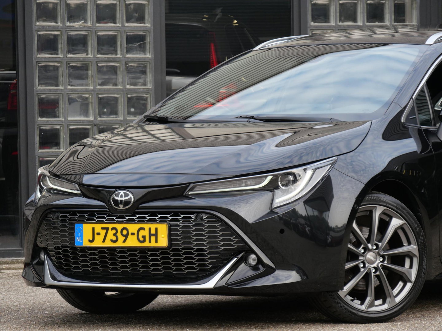 Toyota Corolla TS 2.0 HYBRID GR-SPORT PLUS/ PANORAMADAK/ JBL/ HEAD-UP/ BLINDSPOT/ TREKHAAK