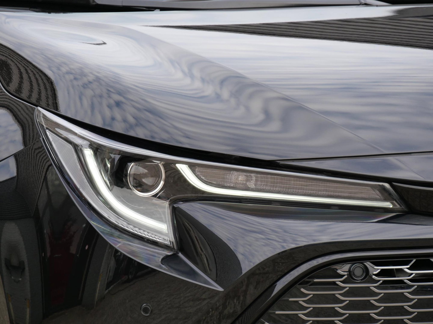 Toyota Corolla TS 2.0 HYBRID GR-SPORT PLUS/ PANORAMADAK/ JBL/ HEAD-UP/ BLINDSPOT/ TREKHAAK