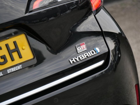Toyota Corolla TS 2.0 HYBRID GR-SPORT PLUS/ PANORAMADAK/ JBL/ HEAD-UP/ BLINDSPOT/ TREKHAAK